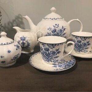 Elegant Blue and White Floral Tea Set for 3 cups with saucers